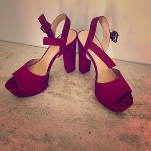 2️⃣4️⃣ Brand new. Never worn Nine West heels